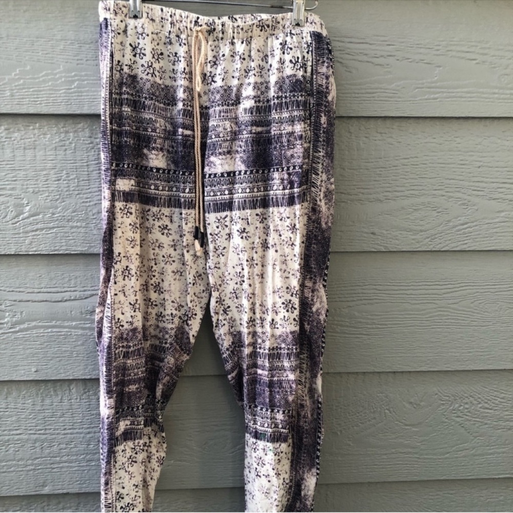 Michael Stars printed drawstring pants
Blue and white
Size Small